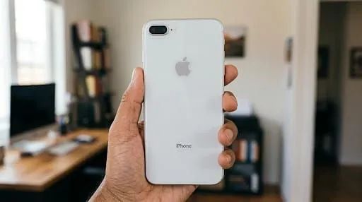 iPhone 8 plus 128gb 100% bateria saudável  - Foto 2