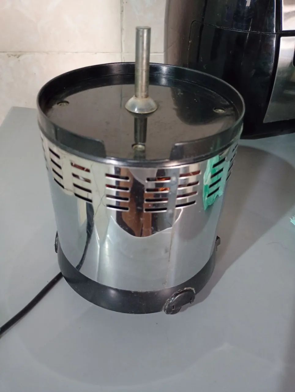 Espremedor de laranja elétrico 
