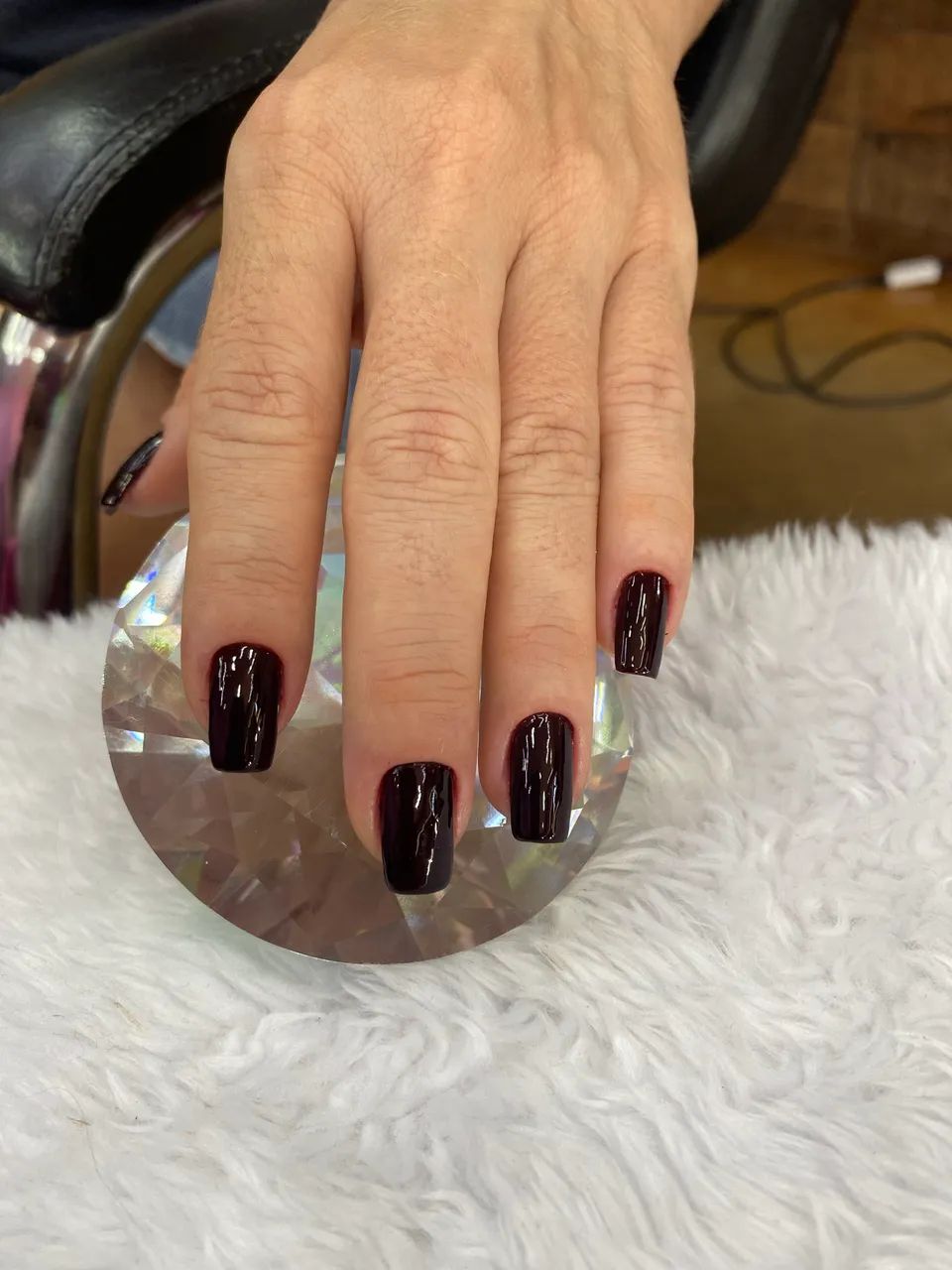 Contrata se manicure 