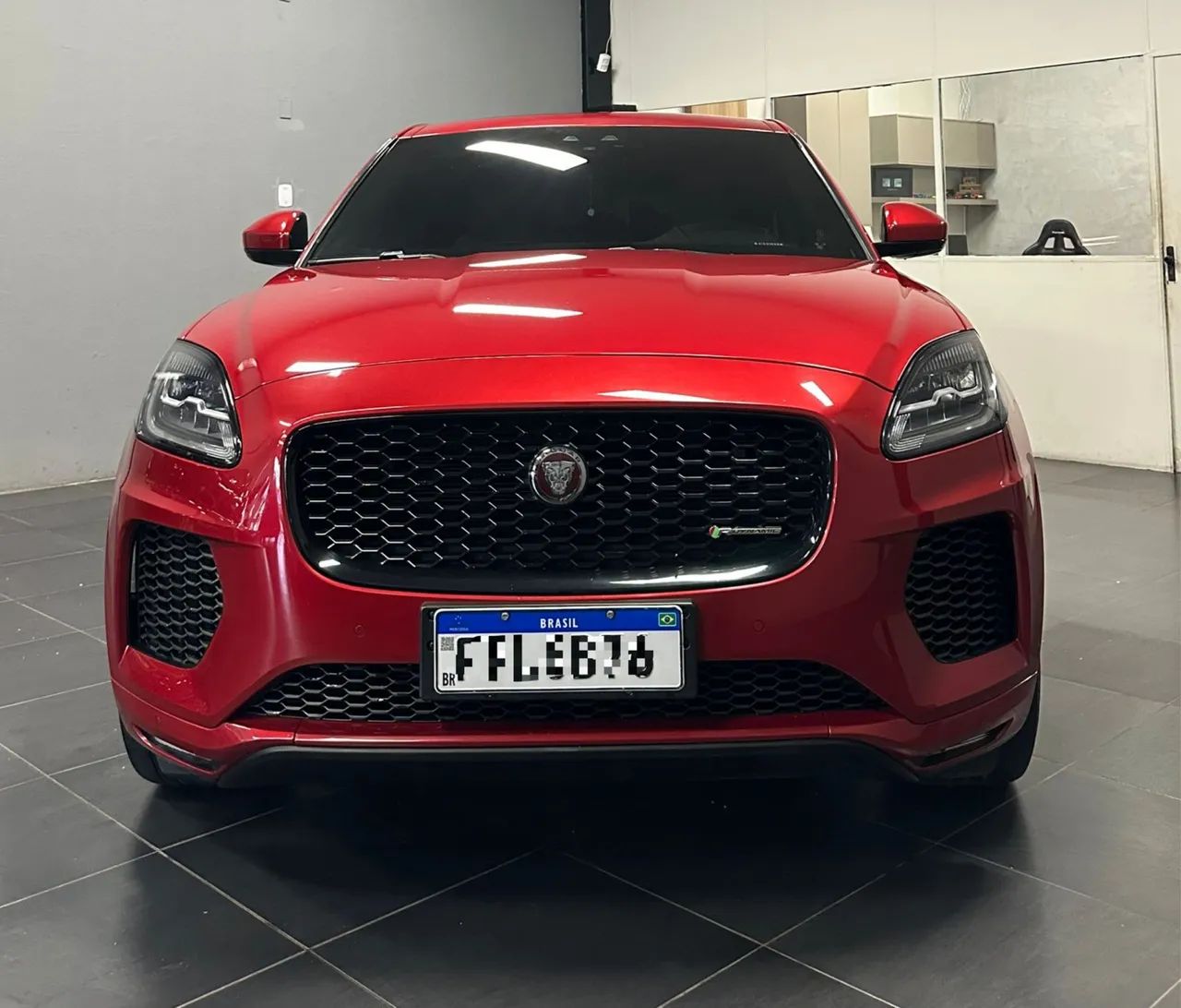 Jaguar E-Pace R-dynamic SE 2.0 AWD 300cv Aut. 2018 - Foto 2
