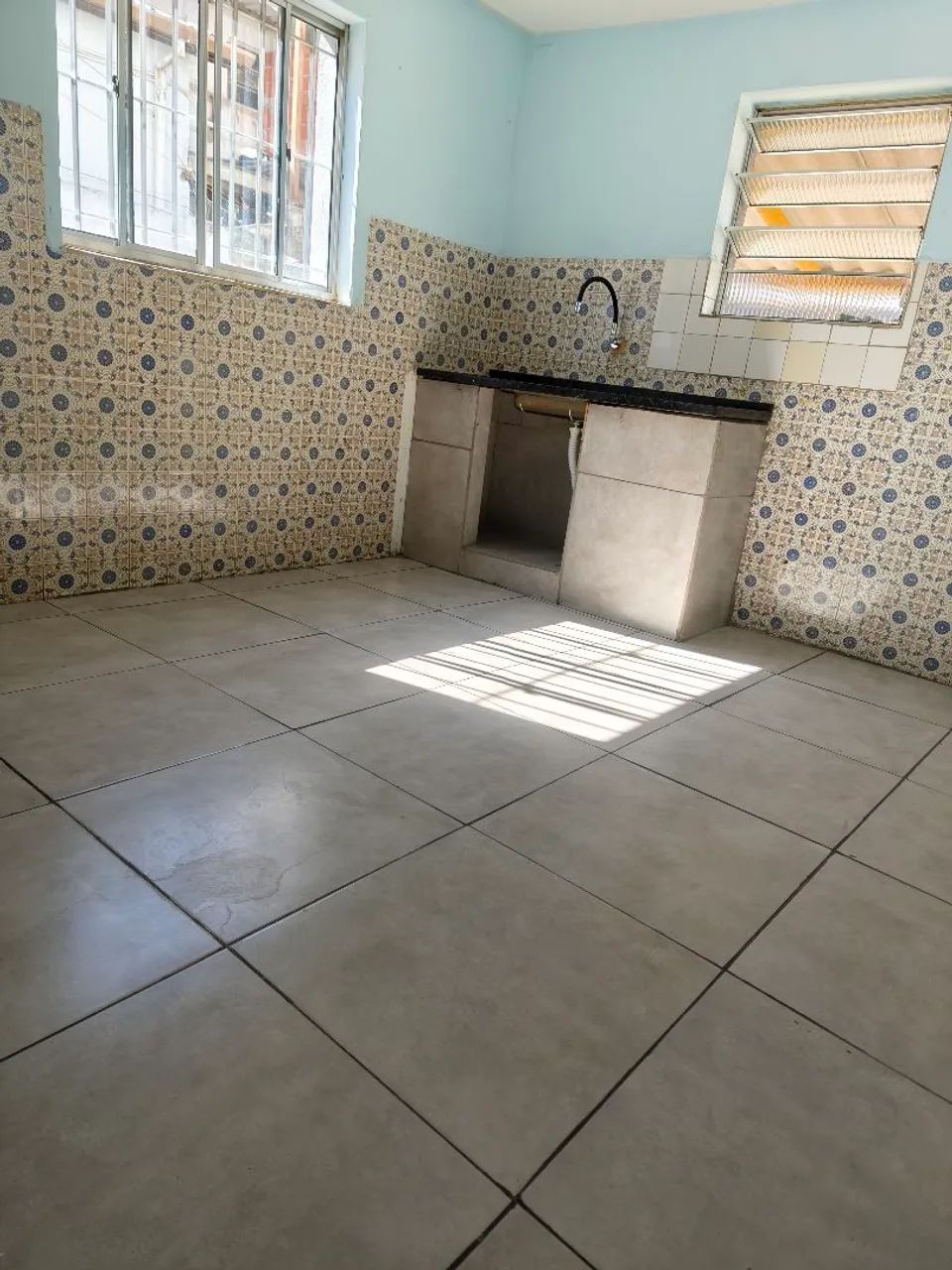 Casa na Avenida lugar bem localizado 