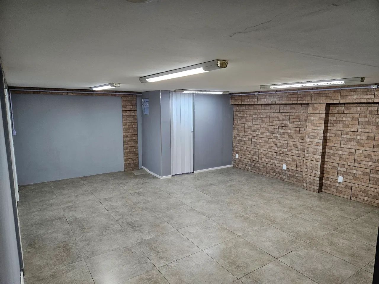 Sala Comercial 40 m2 excelente localização em Barreiros/São José  - Foto 2