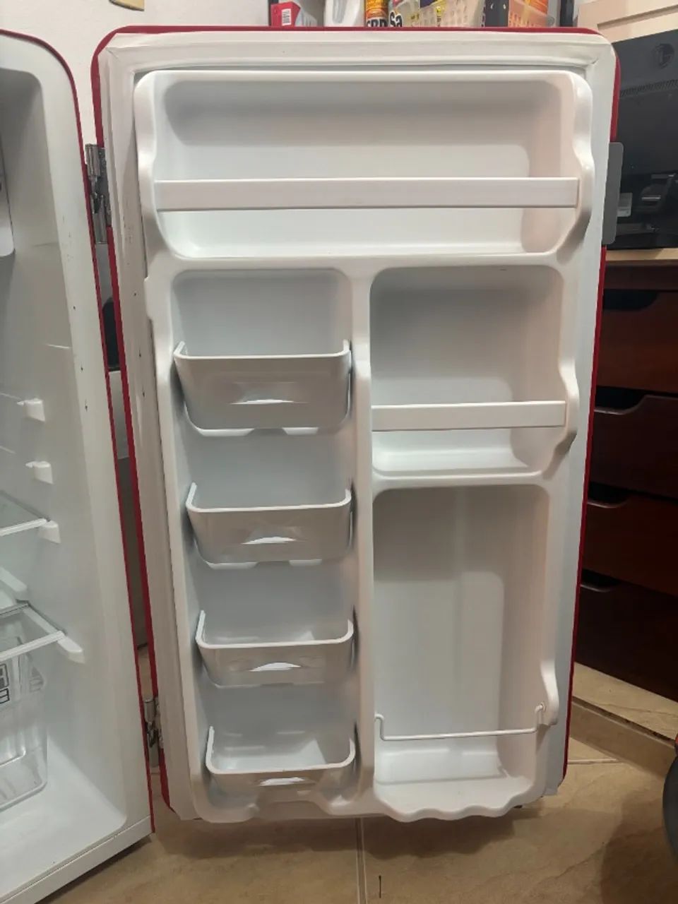 Frigobar Retrô Vermelho Rubi Midea 95 Litros 220V - Foto 5