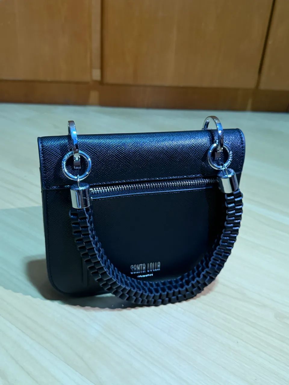 Bolsa handbag Santa Lolla preta com alça trançada - Foto 2