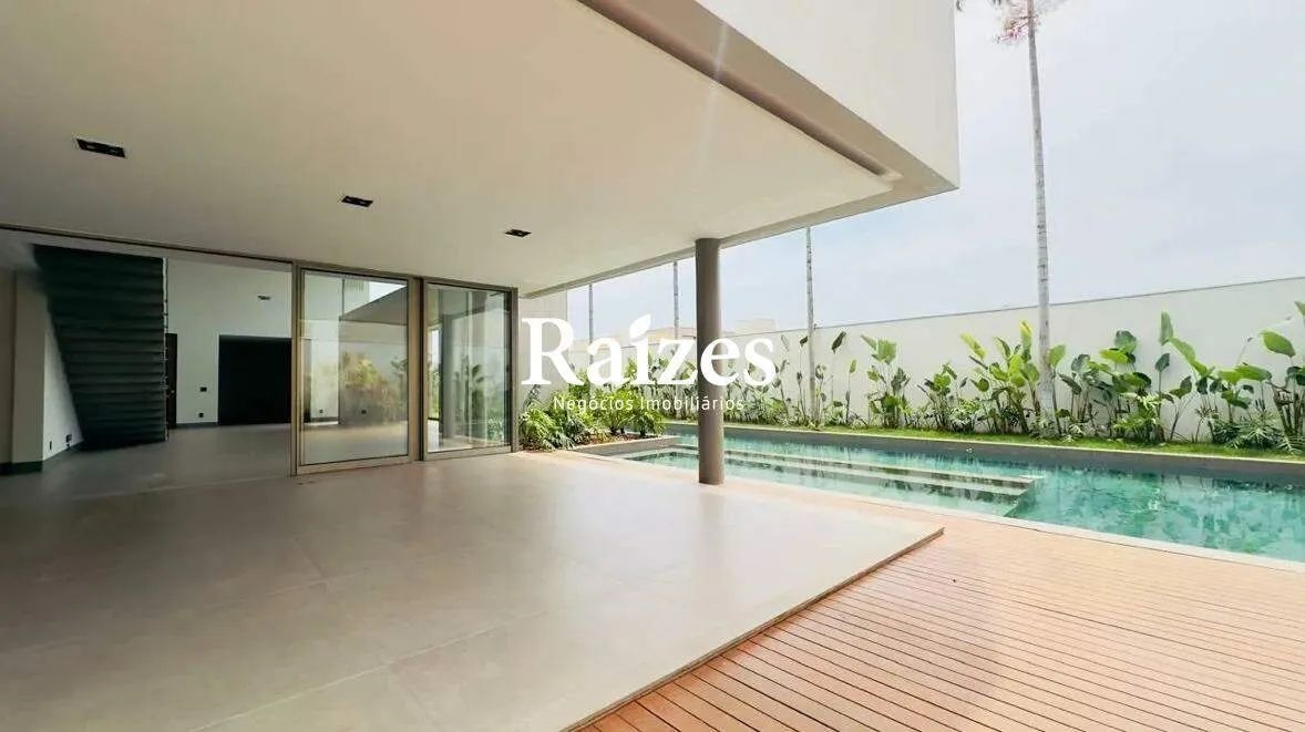Casa sobrado em condomínio fechado com 4 suítes e lazer completo - Foto 2