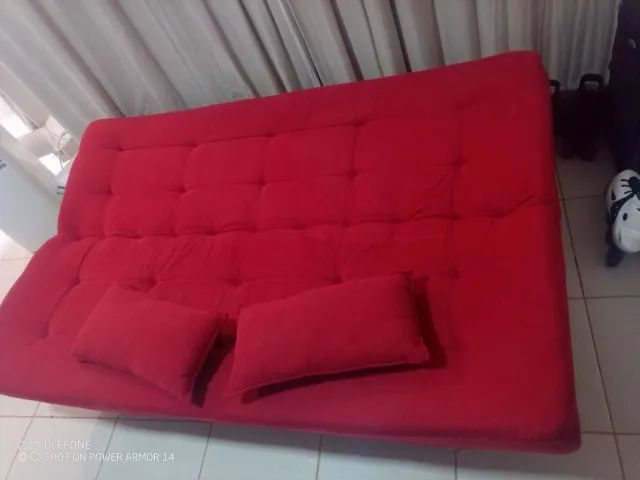 Sofá cama casal vermelho com almofadas - Foto 4