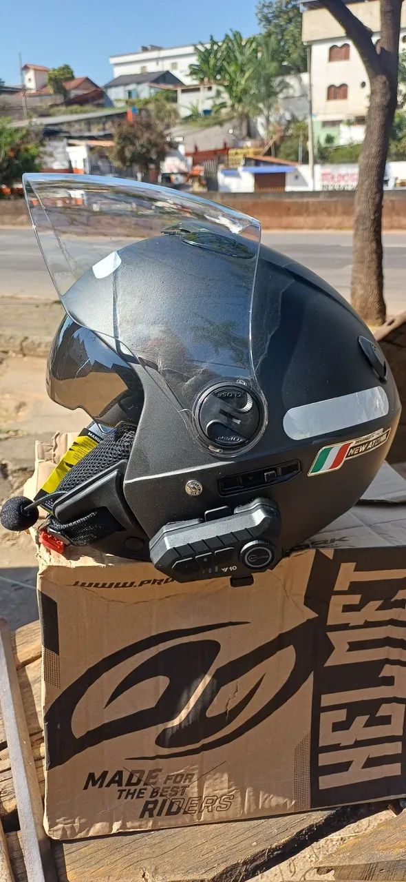Capacete Novo com Óculos e Fone Bluetooth - Foto 2