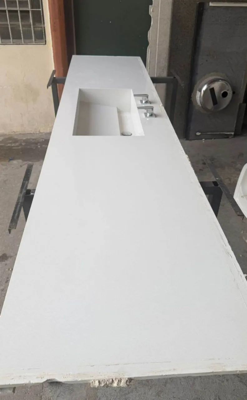 Pia de quartzo branco 2,70x61