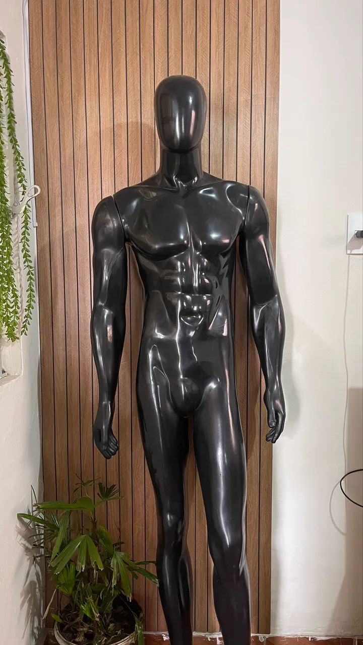 Manequim Masculino Preto - Excelente Estado 