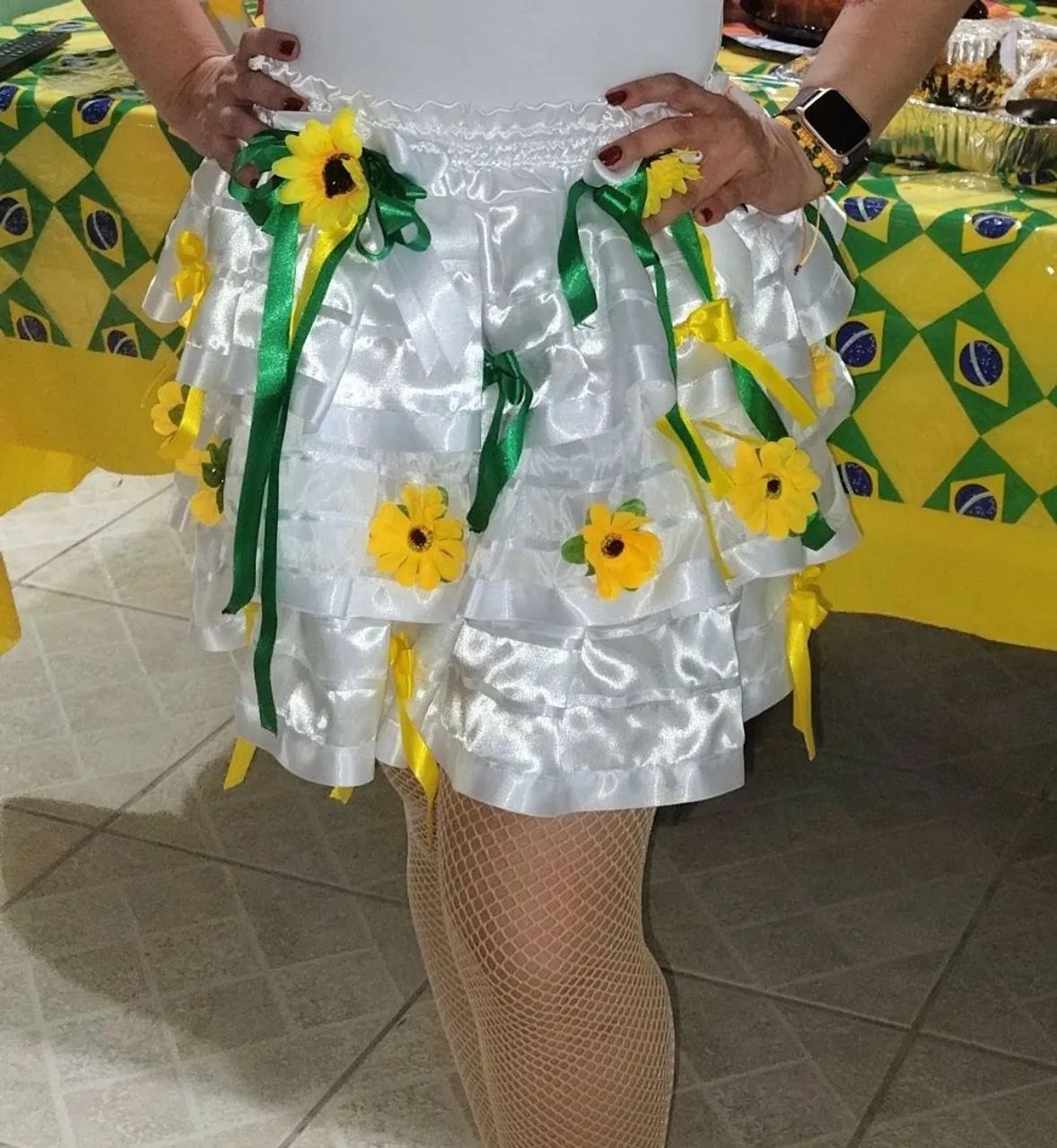 Saia de noiva junina + véu 