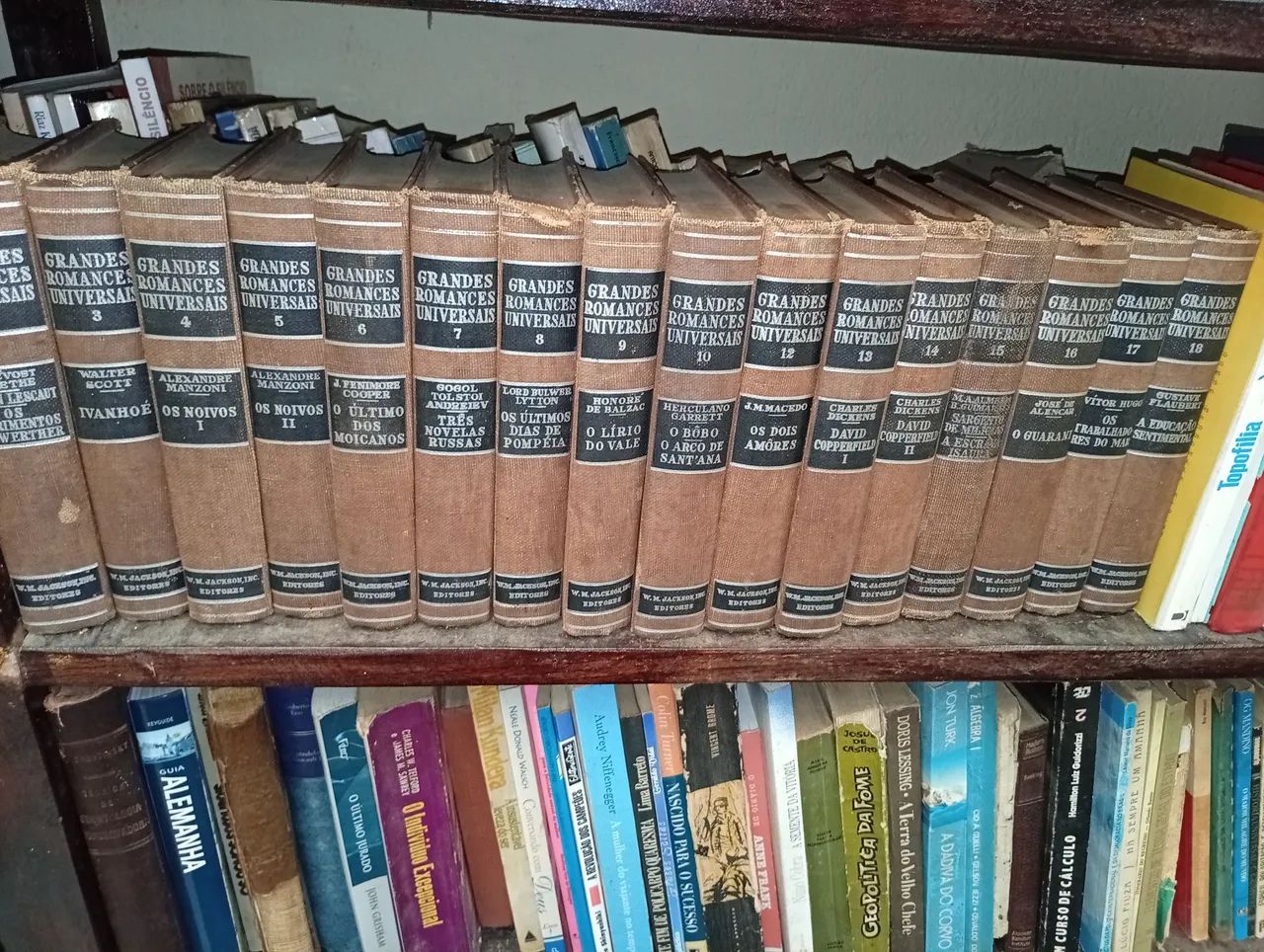 Coleção "Grandes Romances Universais"