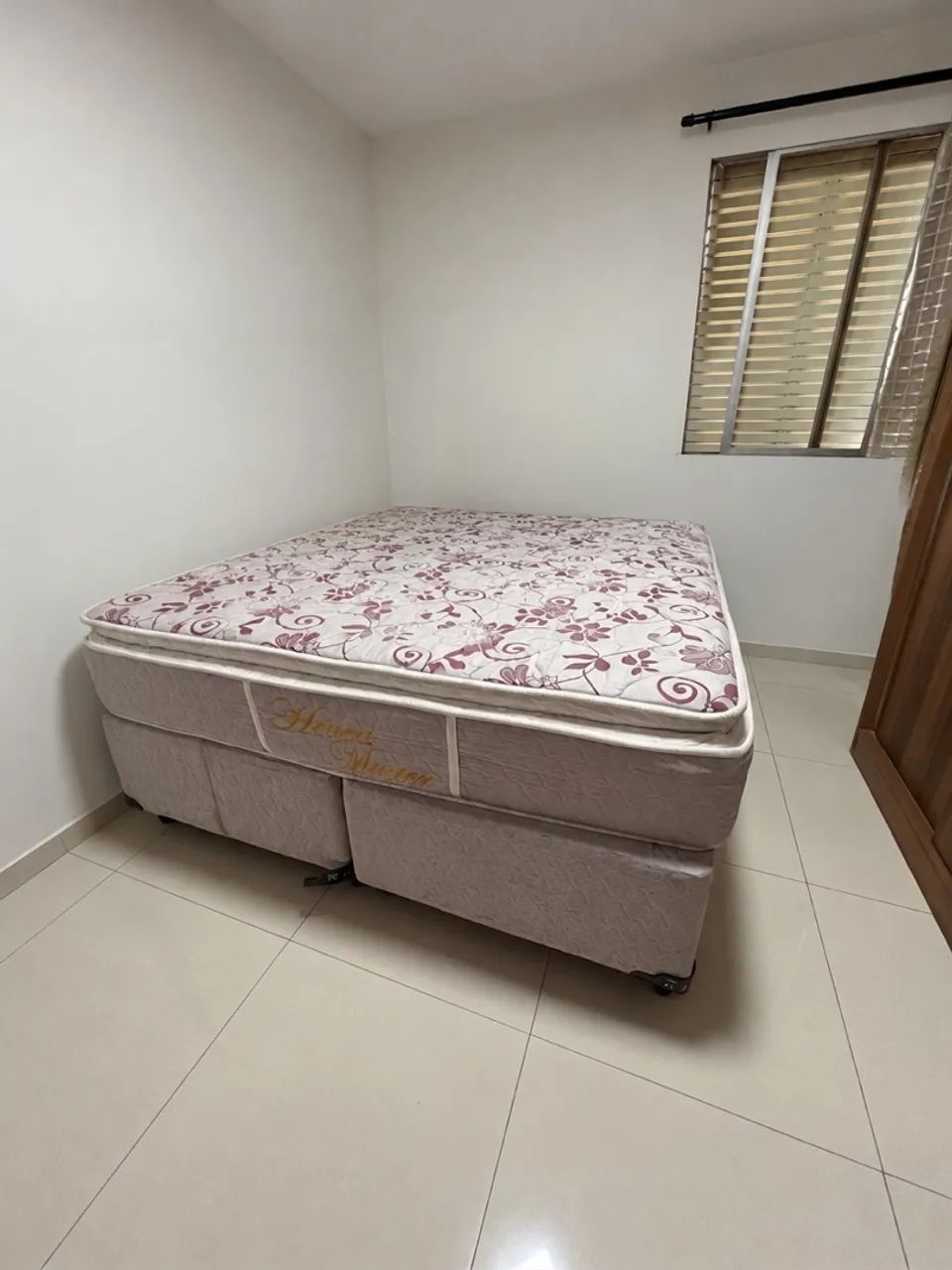 Cama Box Queen + colchão 