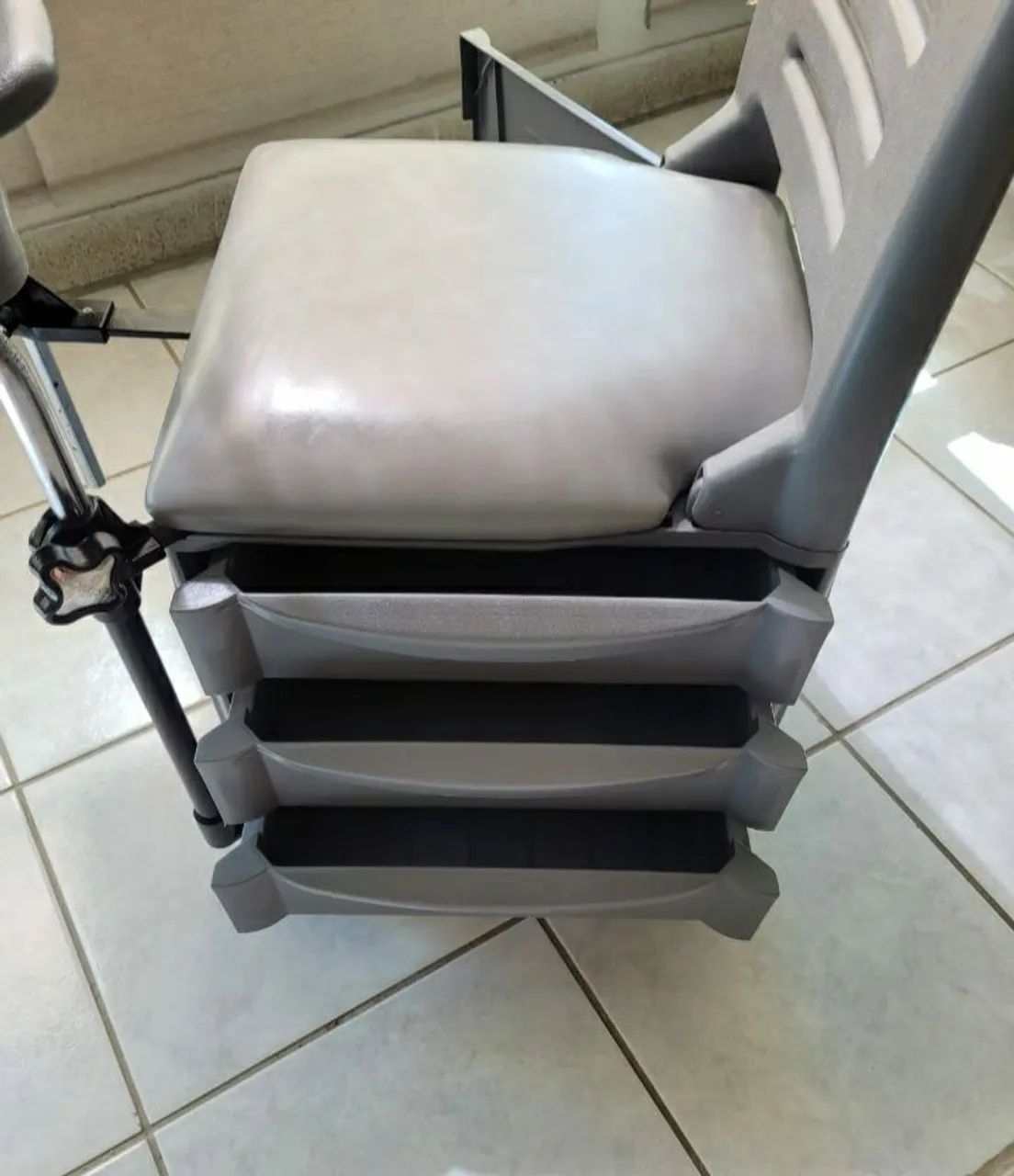 Cadeira CIRANDINHA DOMPEL PARA MANICURE  - Foto 4
