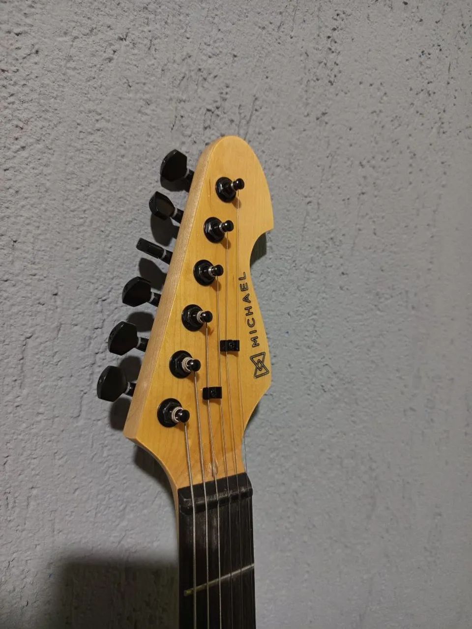 Kit Guitarra Michael GM237N + Capa, Correia + Pedaleira Mooer GE200 (Usados,Ótimo Estado!) - Foto 4