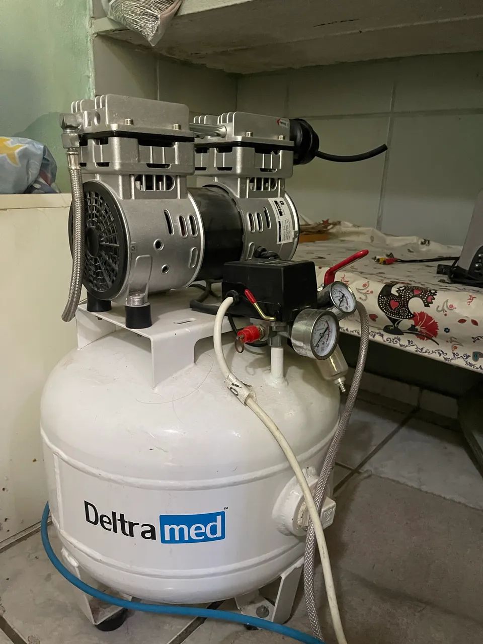 Vendo compressor odontológico Deltramed D30