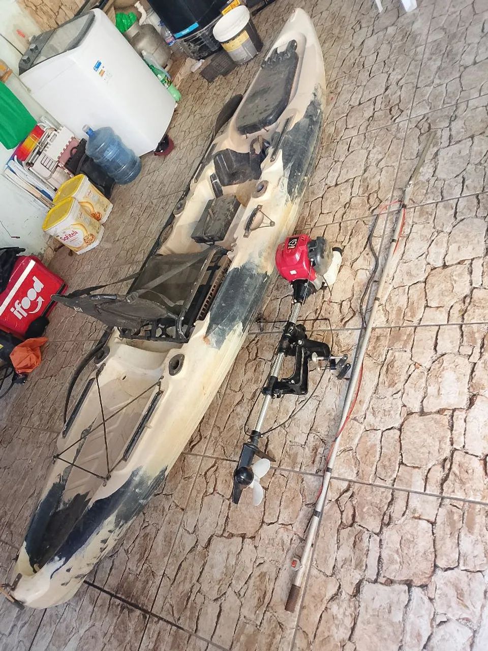 Vendo caiaque barracuda com motor
