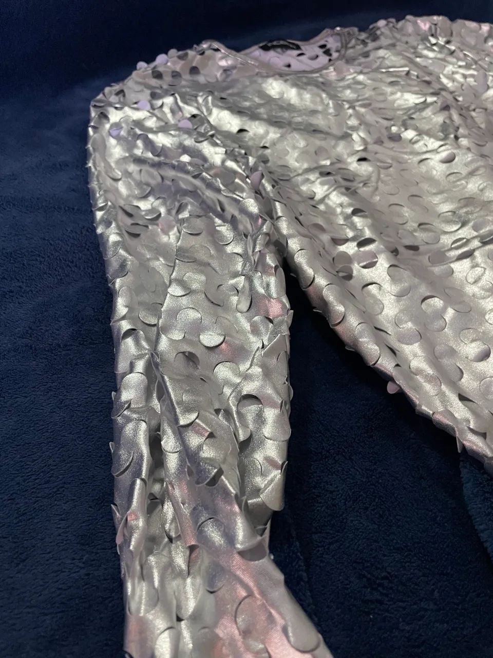 Camiseta prateada estilo Top (mostra a barriga)  - Foto 5