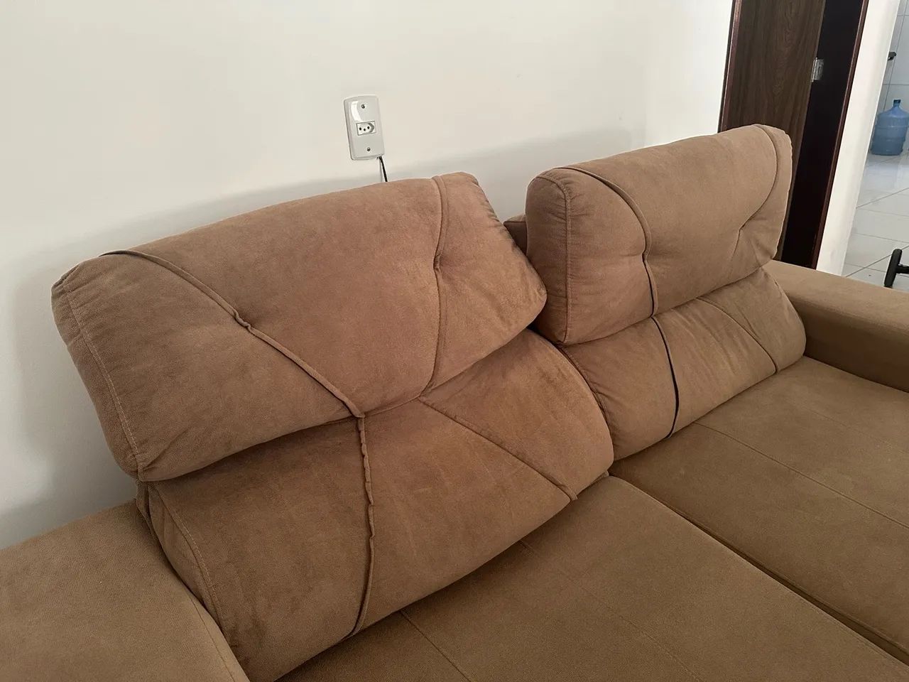 VENDO SOFÁ RETRÁTIL E RECLINÁVEL - MARROM - Foto 3