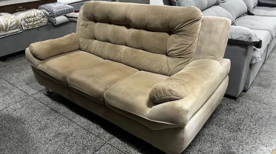 Sofá Fixo 3 Lugares Semi-Novo Higienizado 