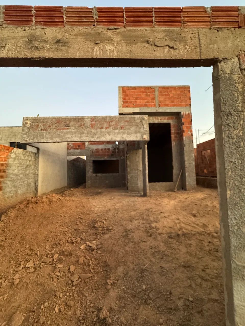ÁGIO DE CASA EM CONSTRUÇÃO