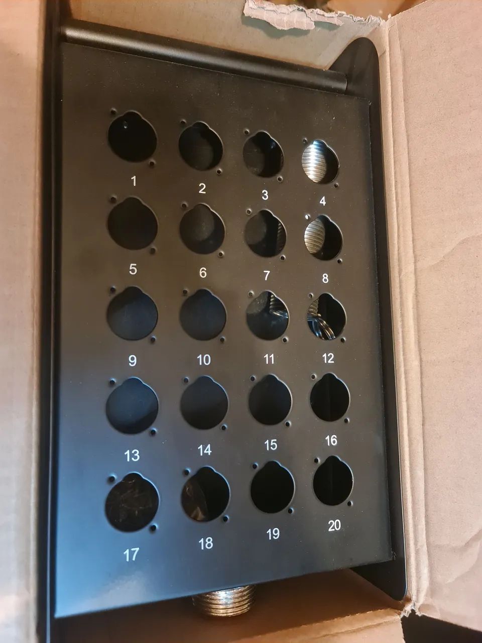 Caixa para meduza .20 vias (nova) - Foto 2