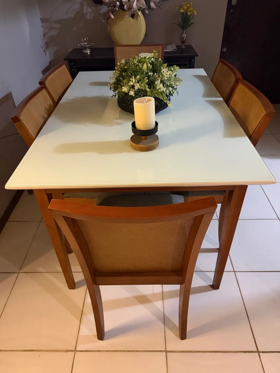 Conjunto de mesa retangular com 6 cadeiras 