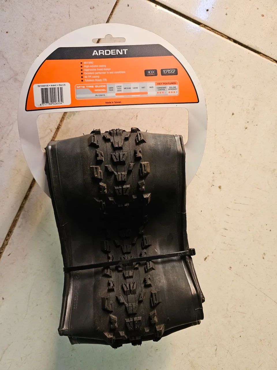 Ven pneu maxxis aro 26 - Foto 2