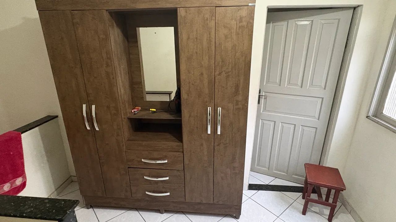 VENDE-SE GUARDA-ROUPA DE SOLTEIRO - Foto 2