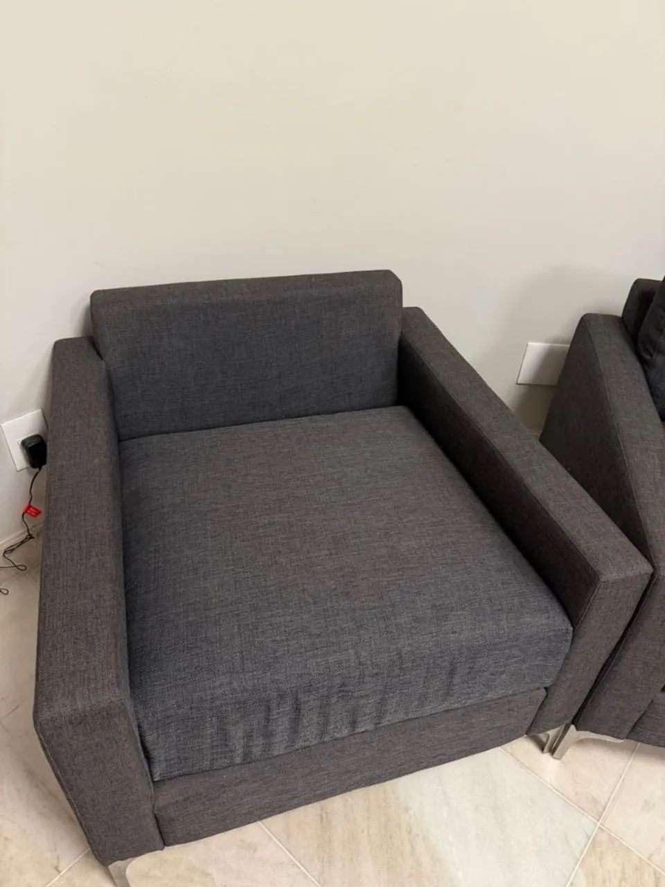 Duas Poltronas em tecido  - Foto 5