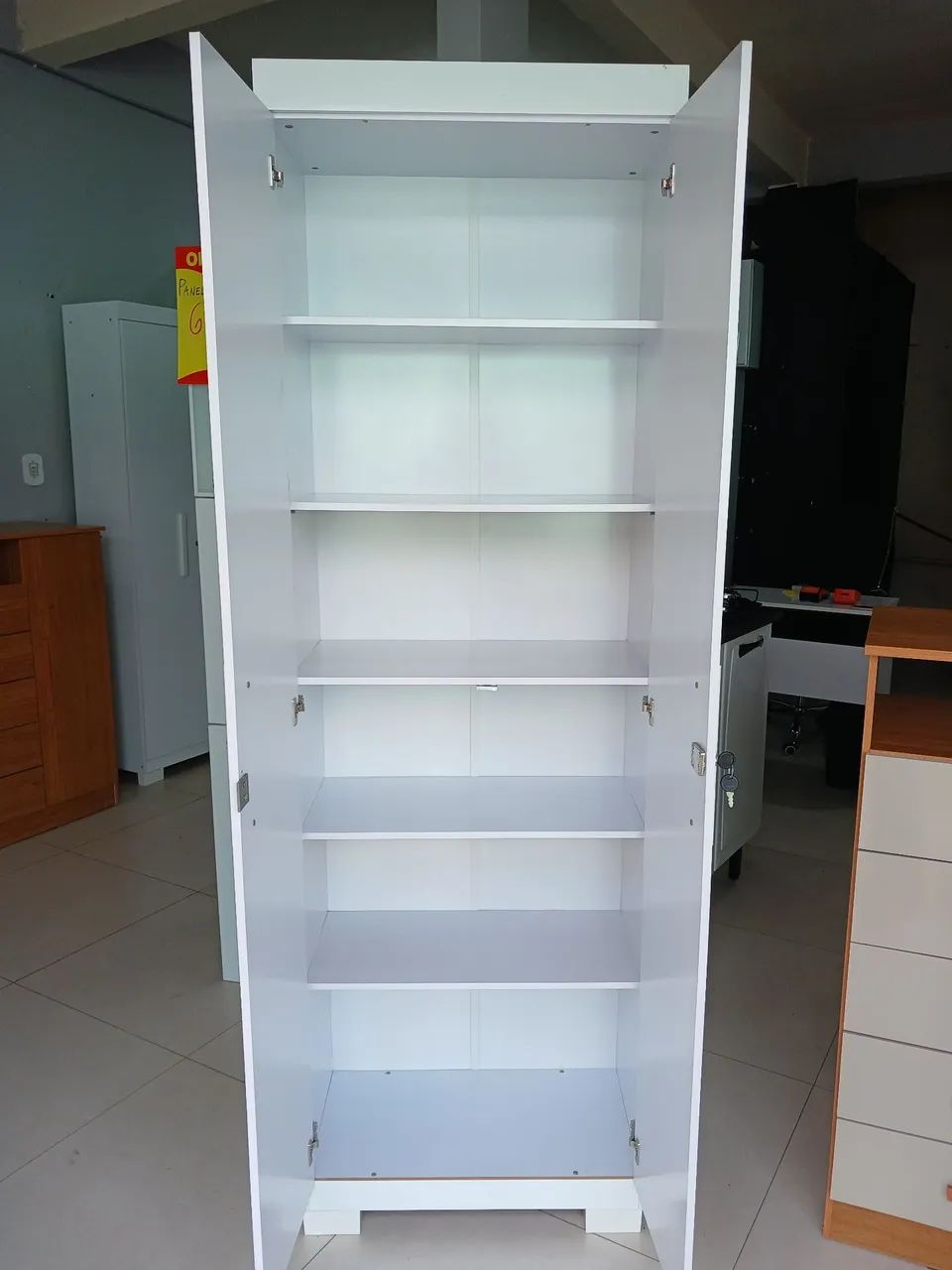 Armário Multiuso -- 2 portas com chaves ?  - Foto 2