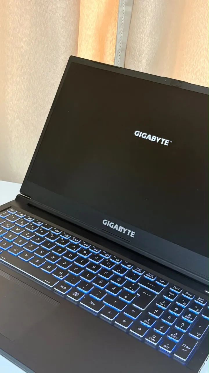 Notebook gamer Gigabyte G5 MF 2024 - Foto 3