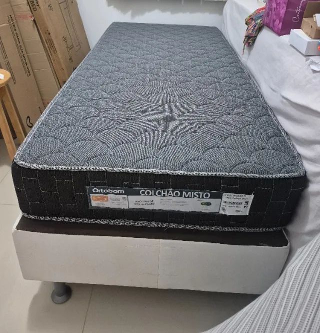 Vende-se cama solteiro, com colchão e cama auxiliar
