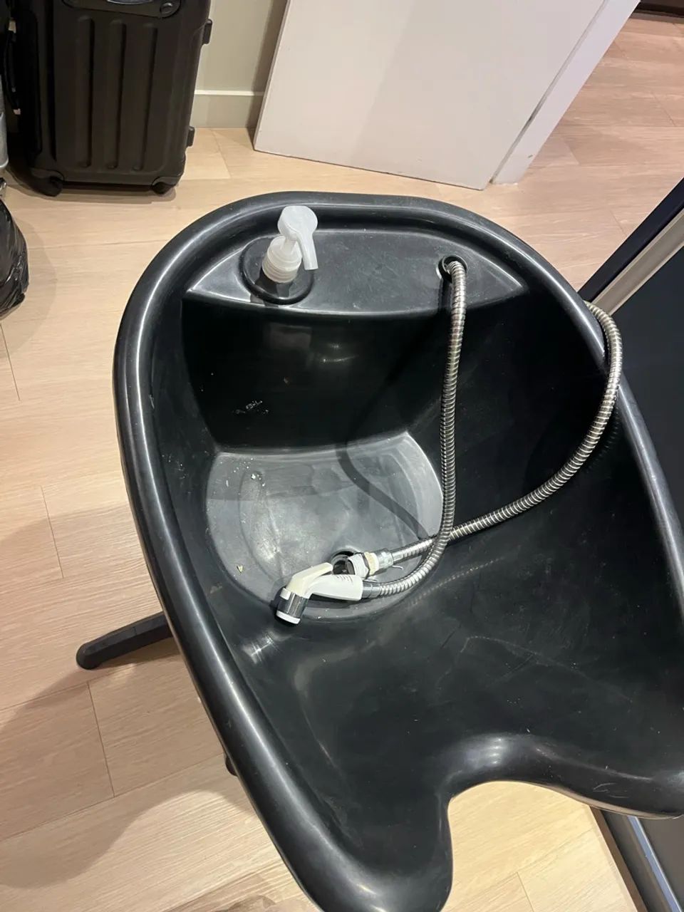Vendo lavatório móvel em excelente estado.  - Foto 2