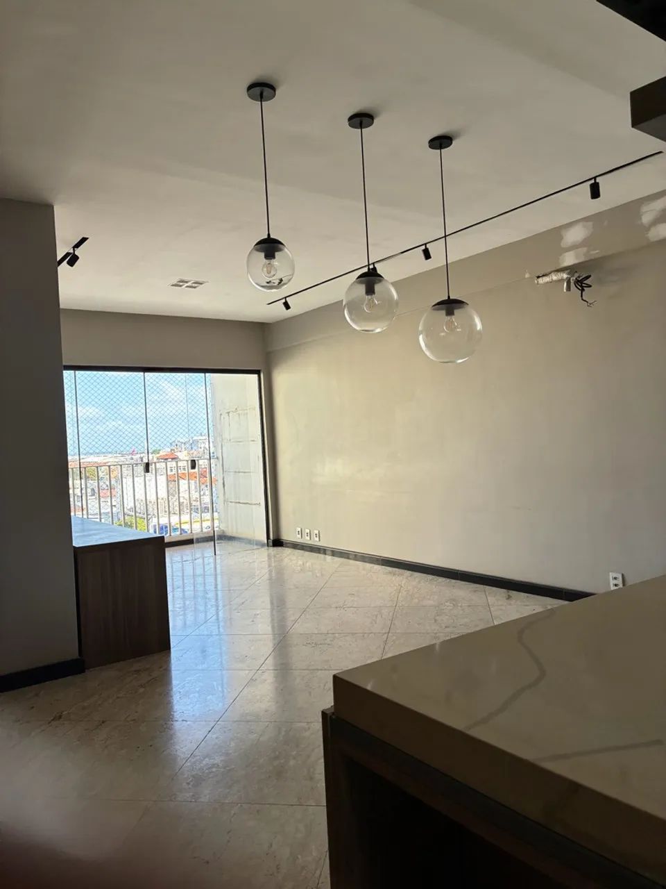 Edifício Maison Blanche em Belém do Pará com três quartos sendo um suíte e duas vagas 