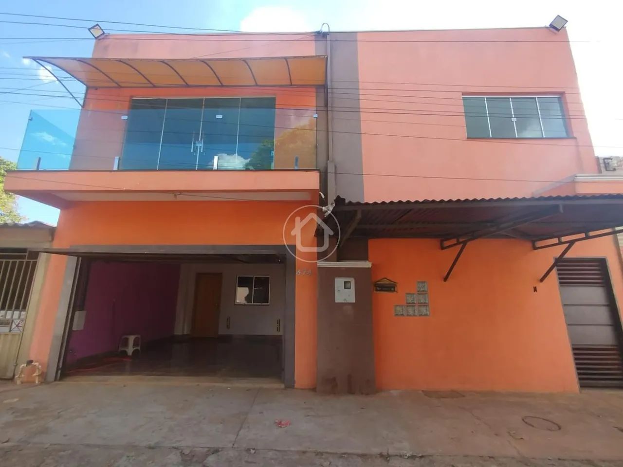 SOBRADO NO JARDIM CANGURU COM 3 SUÍTES