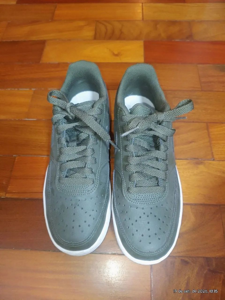 Tênis Nike verde
