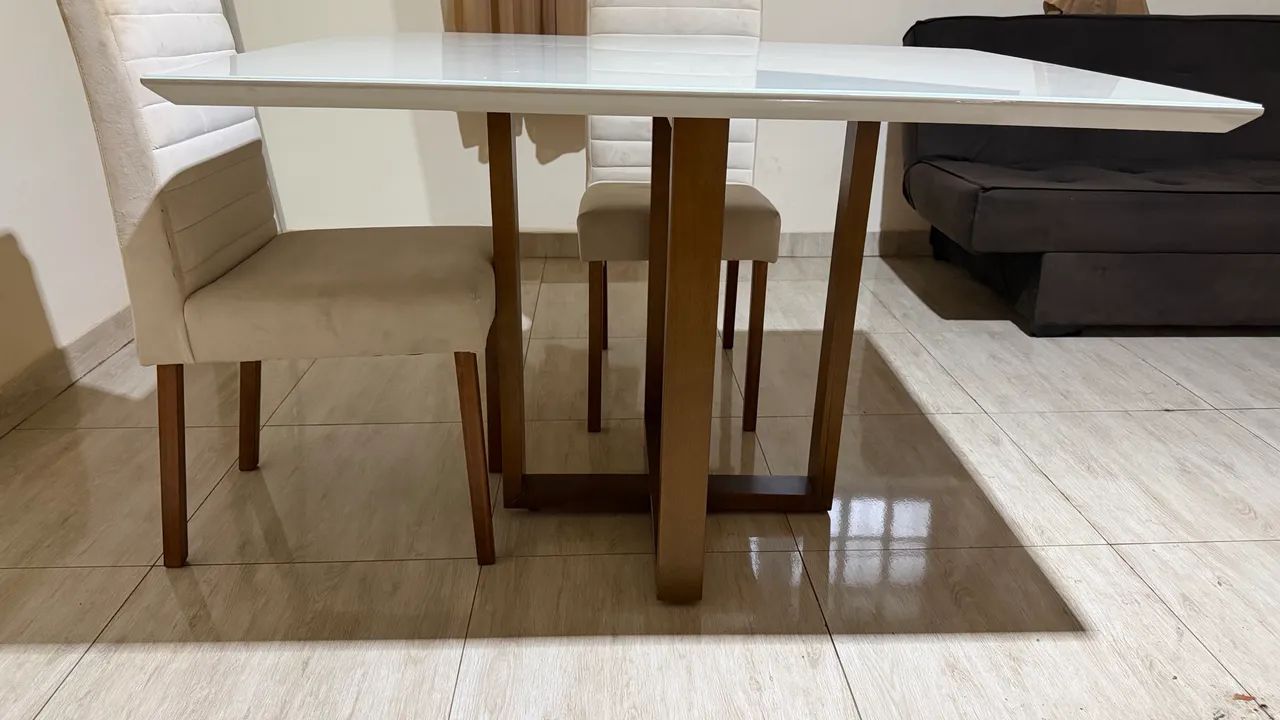 Mesa De Jantar pés em madeira maciça + 4 Cadeiras - Foto 3