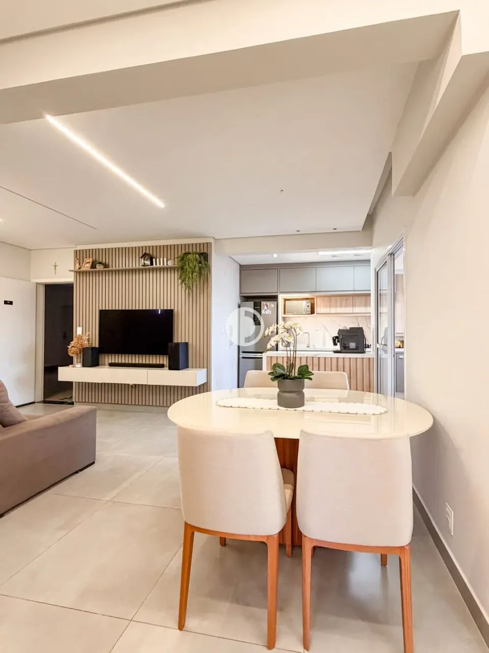 Apartamento à venda com 82 m² e 3 dormitórios no Centro de Santa Bárbara D'Oeste REF: 200