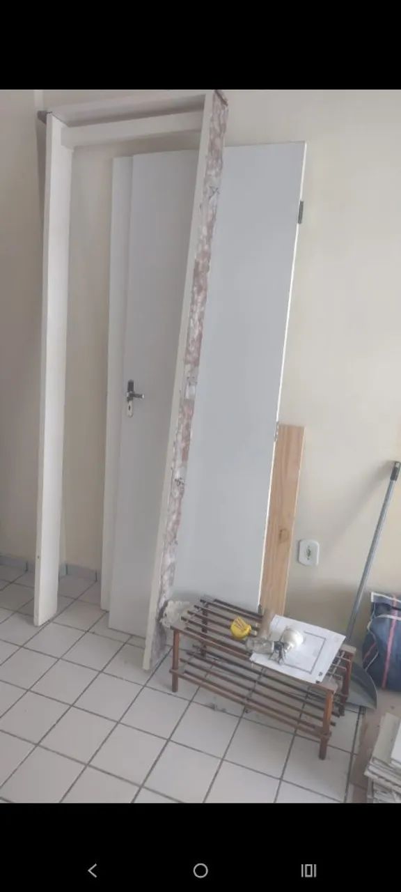 Vendo porta 4 semioca  já com forra