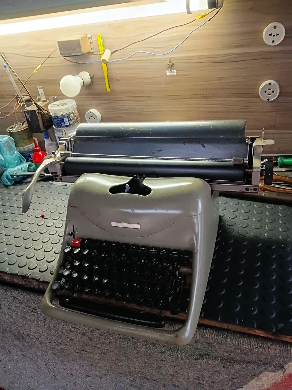 Três maquinas de escrever  - Foto 5