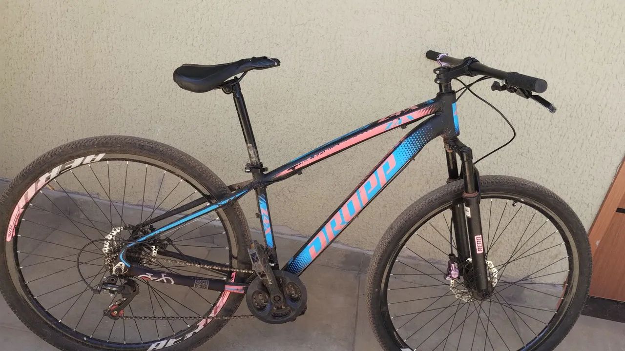 Vende-se uma bicicleta