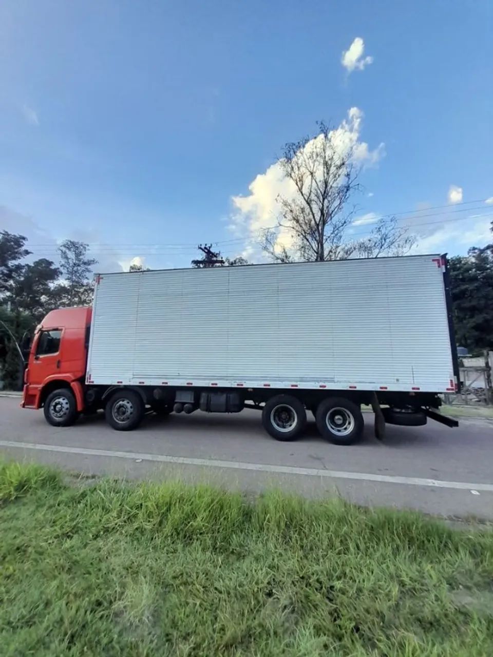 Transfiro dívida,Vw Constellation 24.250 Baú 2012  - Foto 2