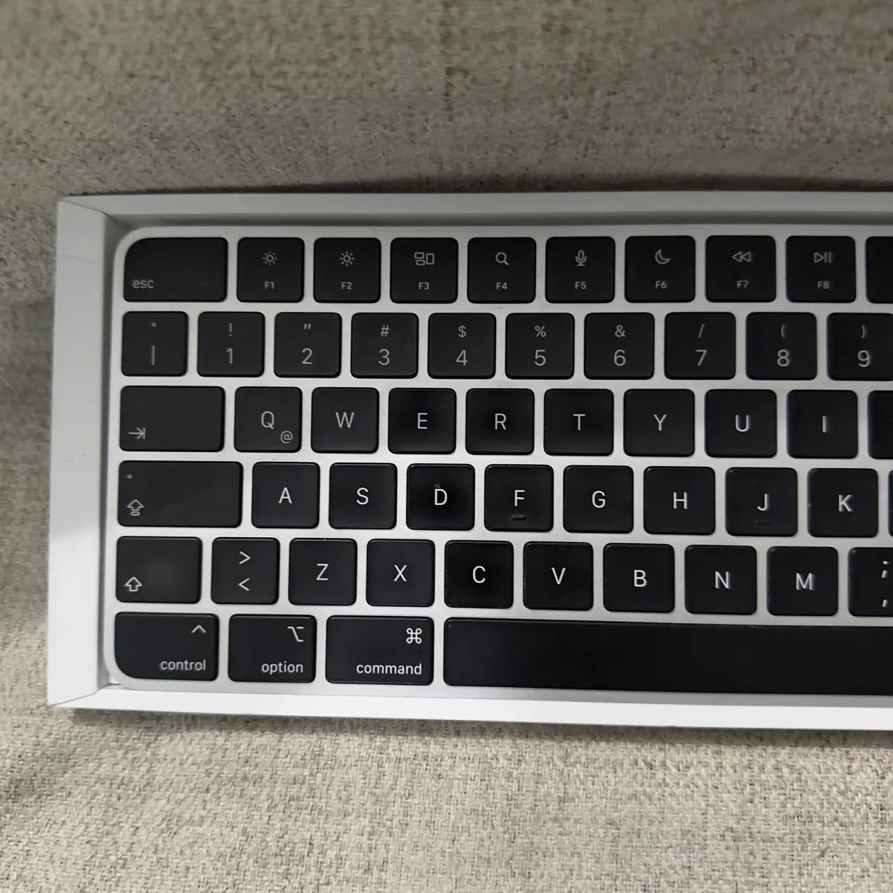 Magic Keyboard Apple com Touch ID - Pouco Usado - Foto 6