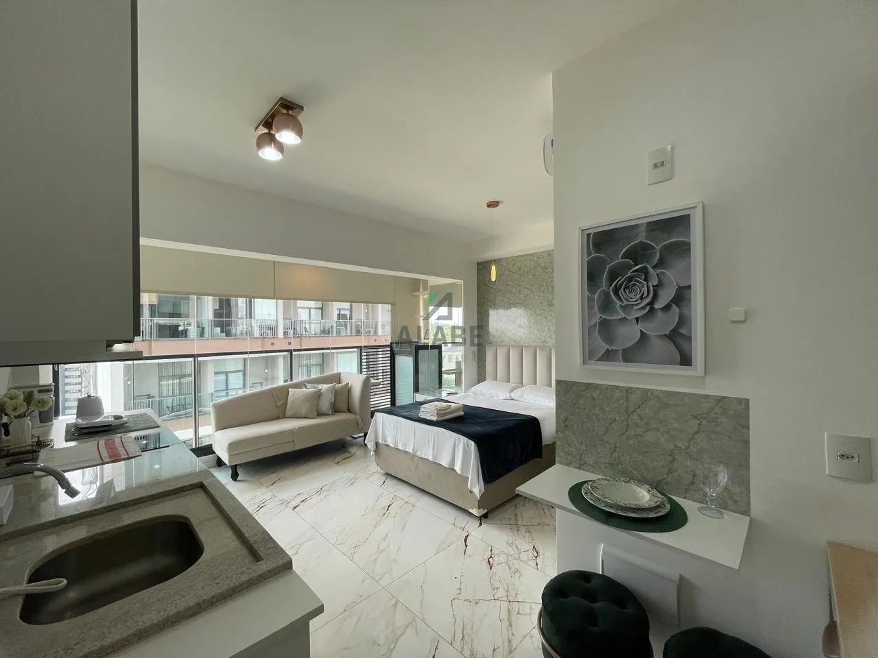 Studio no Brooklin para vender ou alugar com 26m², mobiliado, lindo!