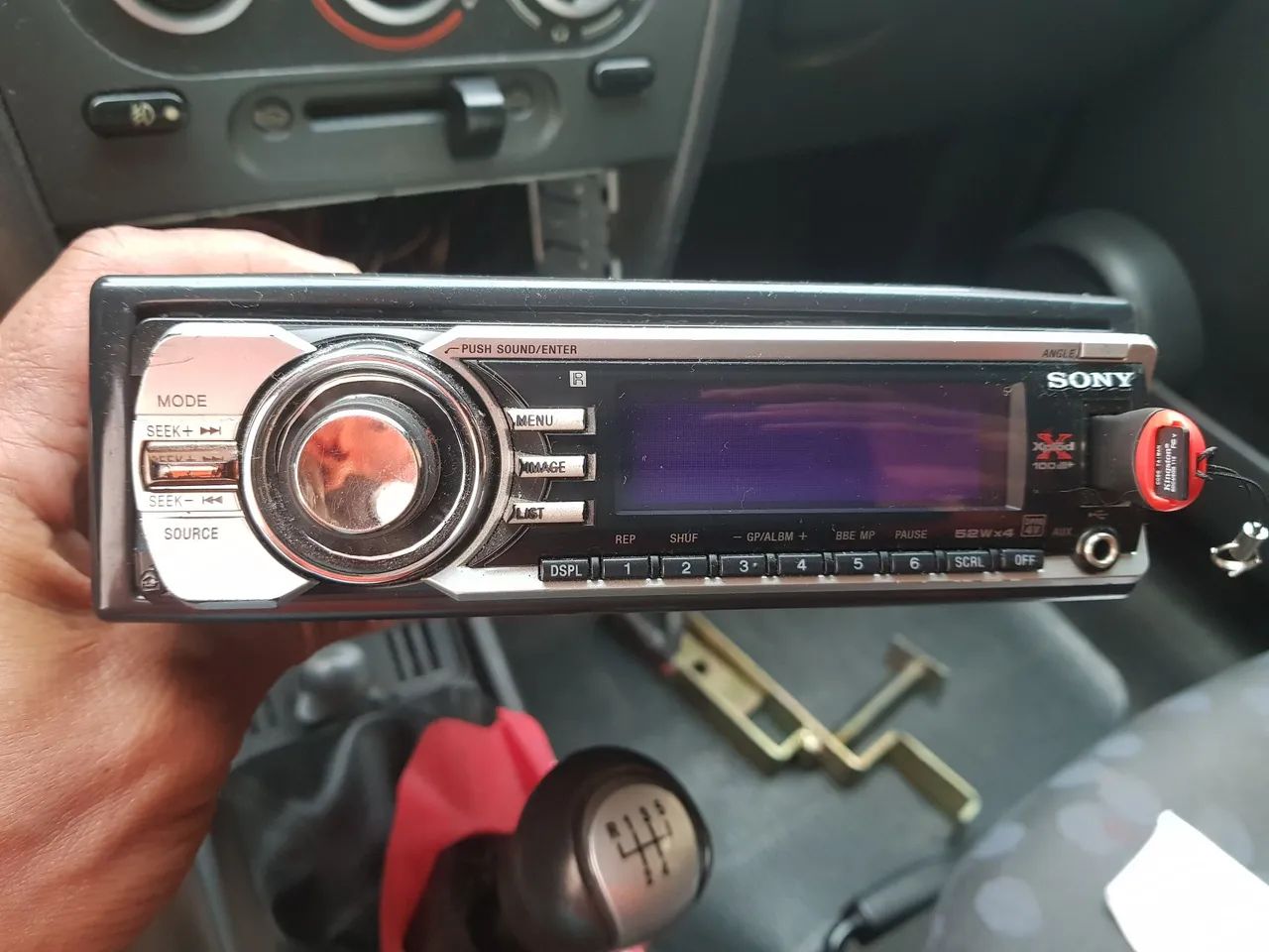 Toca cd mp3 sony CDX-GT817AUX com Bluetooth usb auxiliar  - Foto 3