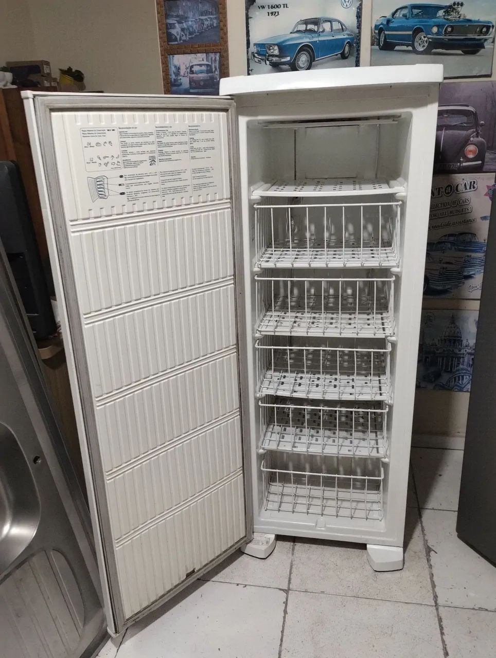 Freezer vertical Electrolux 230 L entrego ler anúncio  - Foto 2