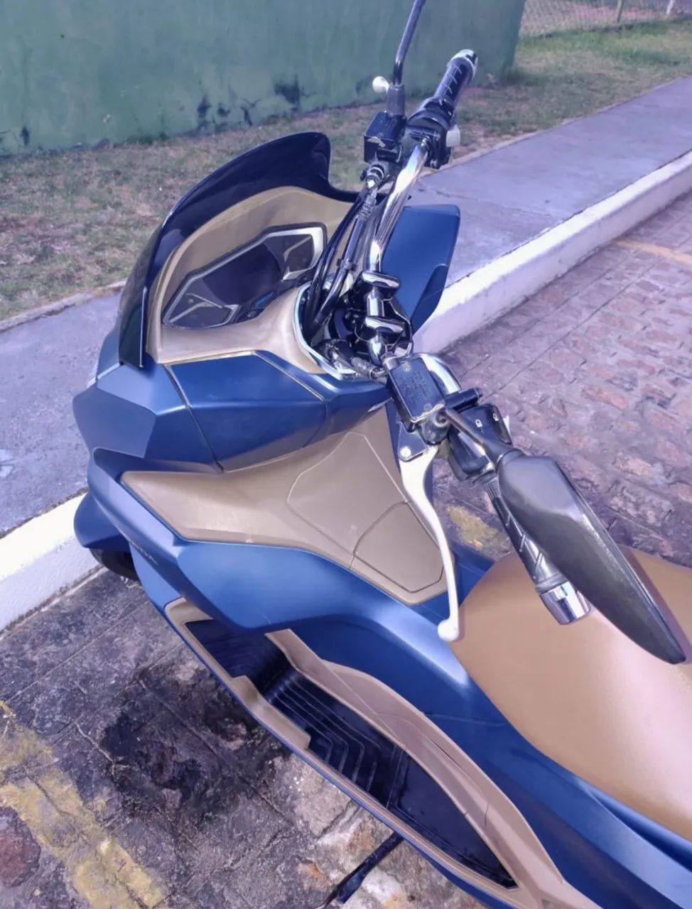 Scooter PCX DLX 2023 Honda  - Foto 3