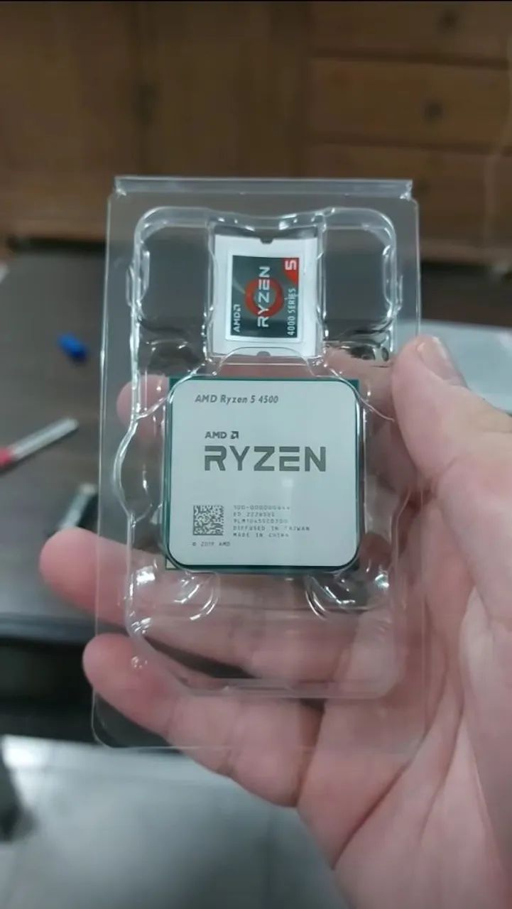 Ryzen 5 4500, 6 núcleos/12 threads, OEM.