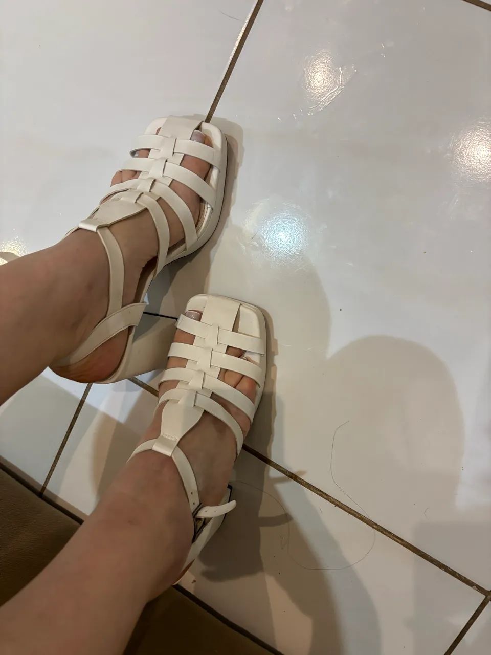 Sandália branca tam 39 nova  - Foto 2