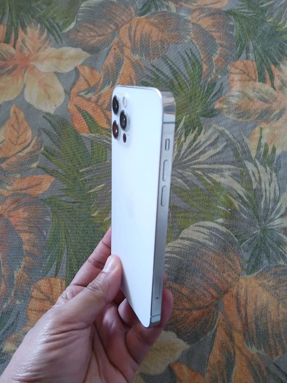 IPhone 12 Pro 256g Branco - Foto 2